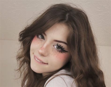 Hannah Owo (aestheticallyhannah) Biography, Age, Wiki, Height, Weight.